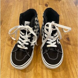 Girl size 1 high top vans